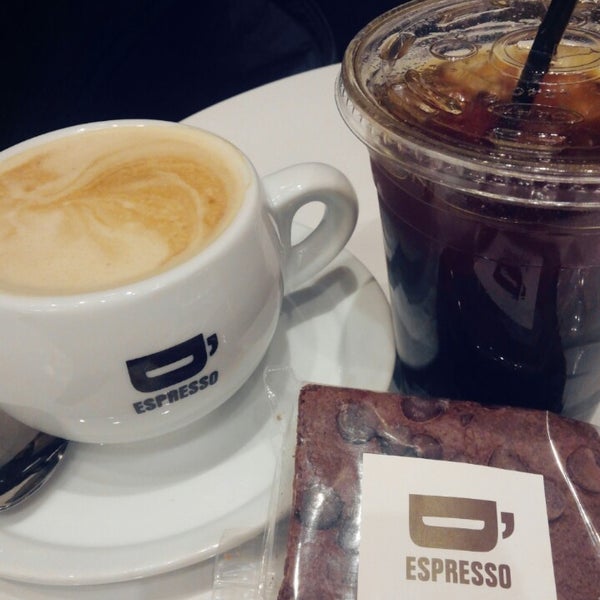 Foto diambil di D&#39;Espresso oleh 지수 김. pada 2/14/2014