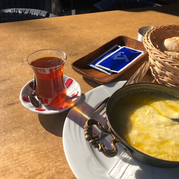 Foto diambil di Tepe Restaurant oleh Necati B. pada 1/4/2023