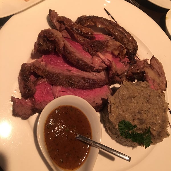 Photo taken at Paris Bangkok French Restaurant and Lounge by Ying J. on 11/23/2015