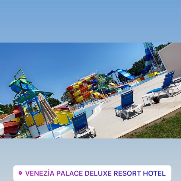 Foto tirada no(a) Venezia Palace Deluxe Resort Hotel por Helin E. em 6/5/2021