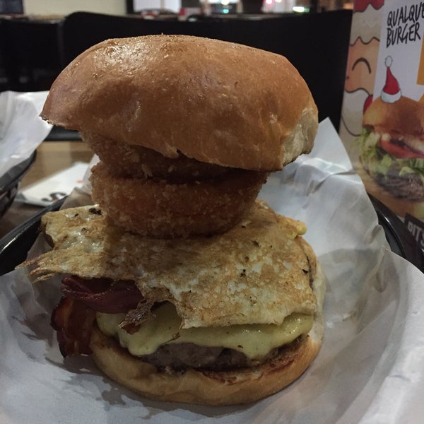 Foto scattata a Pit&#39;s Burger da Marcos M H. il 12/2/2016