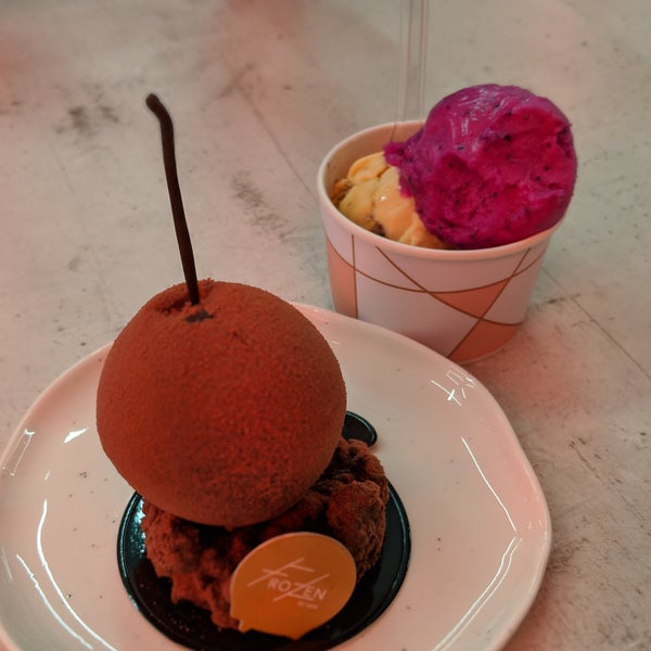 The black forest was oh so yummy. Same goes to their dragon fruit Ice cream with lychee & rose
