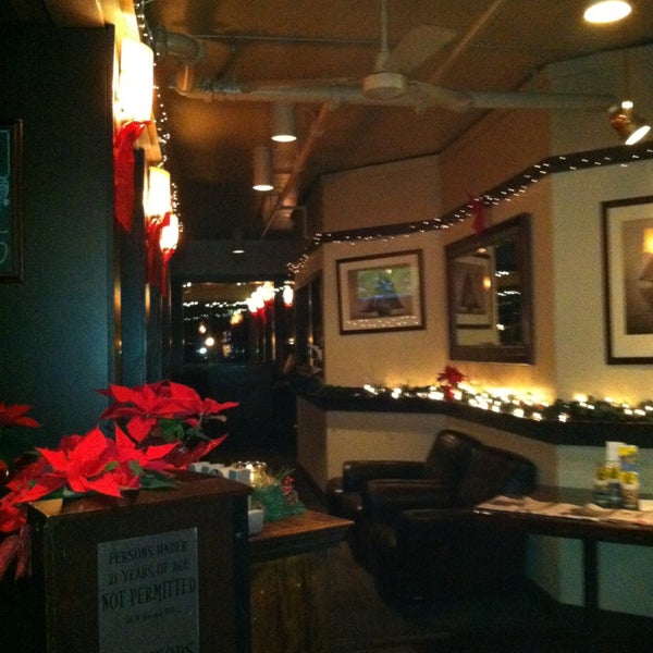 BluWater Bistro Leschi American Restaurant in Leschi