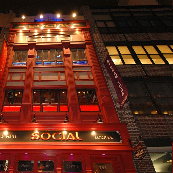 4/27/2015にSocial Bar, Grill &amp; LoungeがSocial Bar, Grill &amp; Loungeで撮った写真