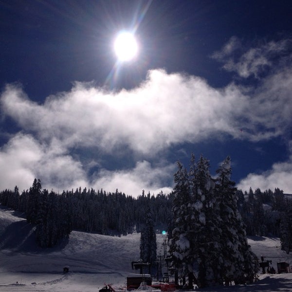 Das Foto wurde bei Bear Valley Mountain von Connie L. am 2/10/2014 aufgenommen