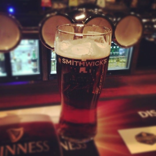 Photo taken at Kennedy&#39;s Irish Pub by Noel T. on 11/23/2012