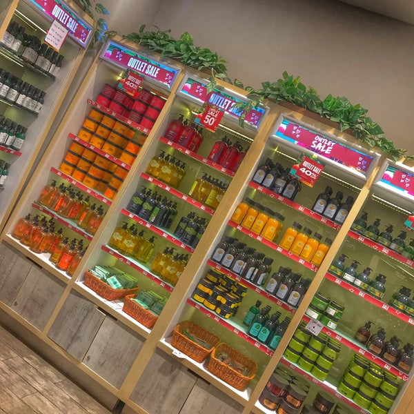 The Body Shop Warehouse Store Bintaro Banten