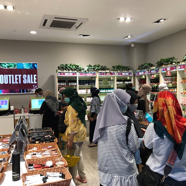 The Body Shop Warehouse Store Bintaro Banten