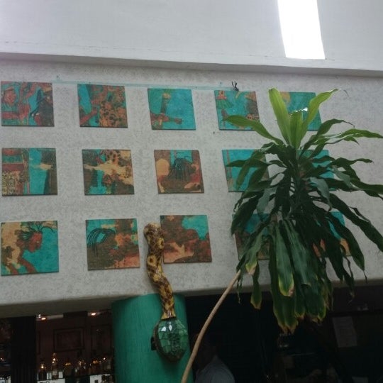 รูปภาพถ่ายที่ Restaurante Labná โดย Oscar B. เมื่อ 2/28/2014
