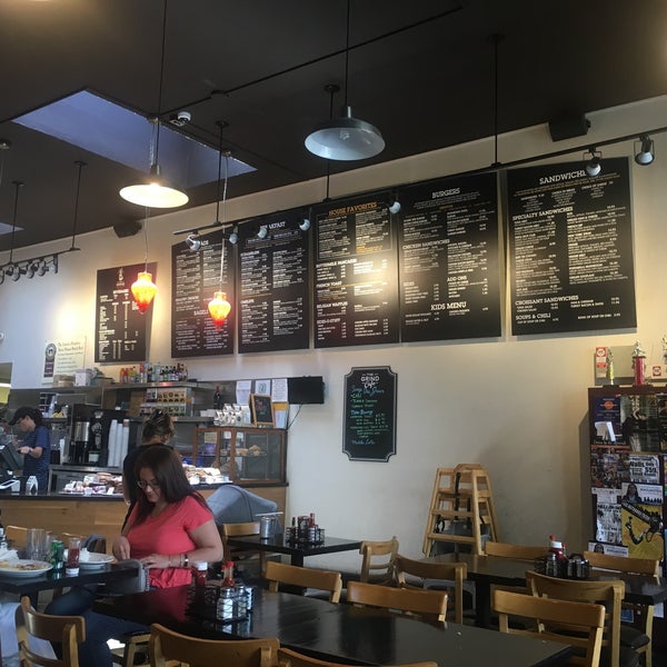 6/1/2018 tarihinde Rochelle M.ziyaretçi tarafından The Grind Cafe'de çekilen fotoğraf