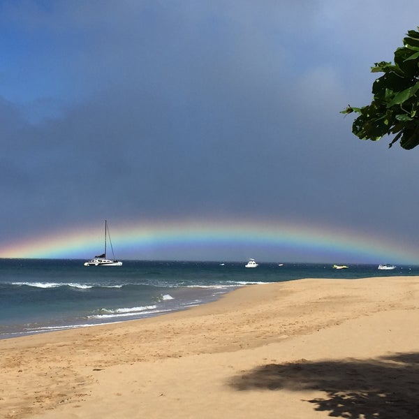Photo taken at Marriott&#39;s Maui Ocean Club  - Lahaina &amp; Napili Towers by Nick P. on 12/9/2015