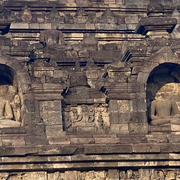 Das Foto wurde bei Borobudur Tempel von Riann G. am 5/18/2023 aufgenommen