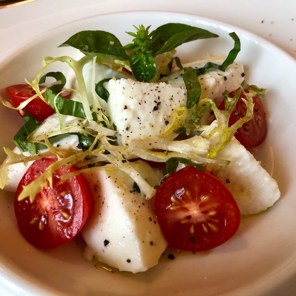 3/30/2019 tarihinde Riann G.ziyaretçi tarafından Garibaldi Italian Restaurant &amp; Bar'de çekilen fotoğraf
