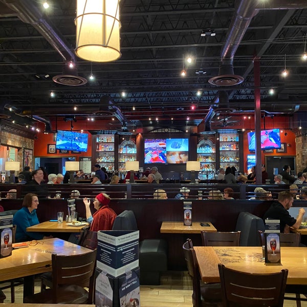 Photo taken at BJ&#39;s Restaurant &amp; Brewhouse by Riann G. on 1/21/2020