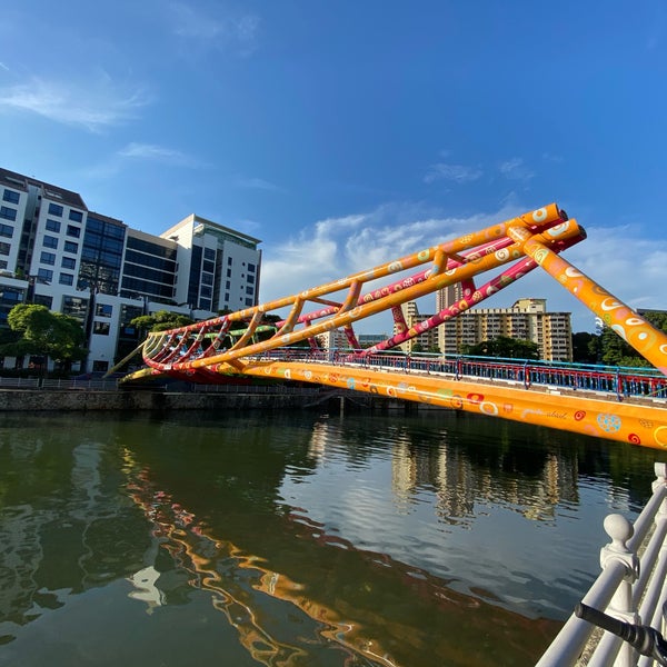 Снимок сделан в Singapore River пользователем Riann G. 7/26/2020