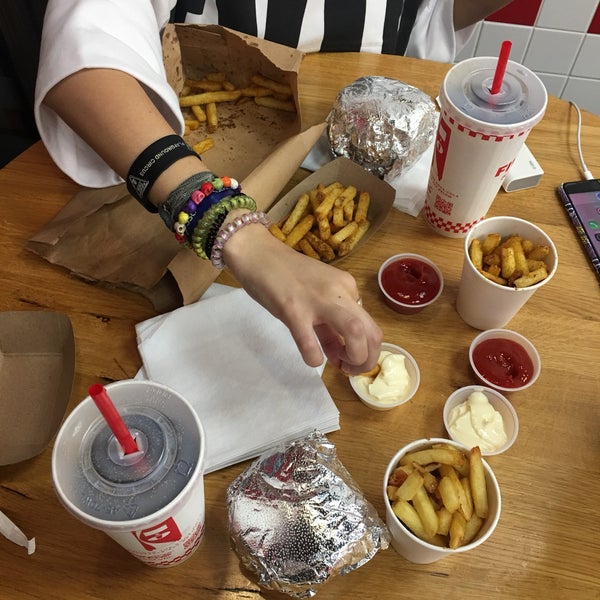Photo taken at Five Guys by M. Z. on 11/14/2018