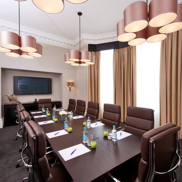 If you are organising meetings in Kensington, the Cromwell Room is equipped with video conferencing and Free WiFi. Day delegate rates starts from £25/person. Enquire at Reception.