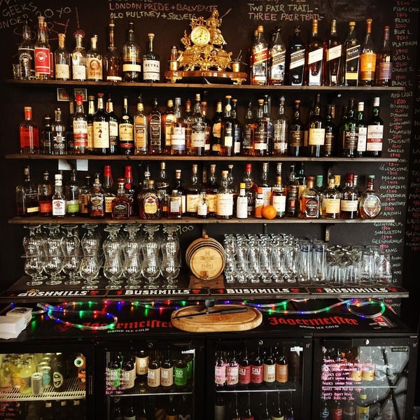 3/22/2016에 Quest S.님이 Quest - Hair, Beer &amp; Whisky Saloon에서 찍은 사진