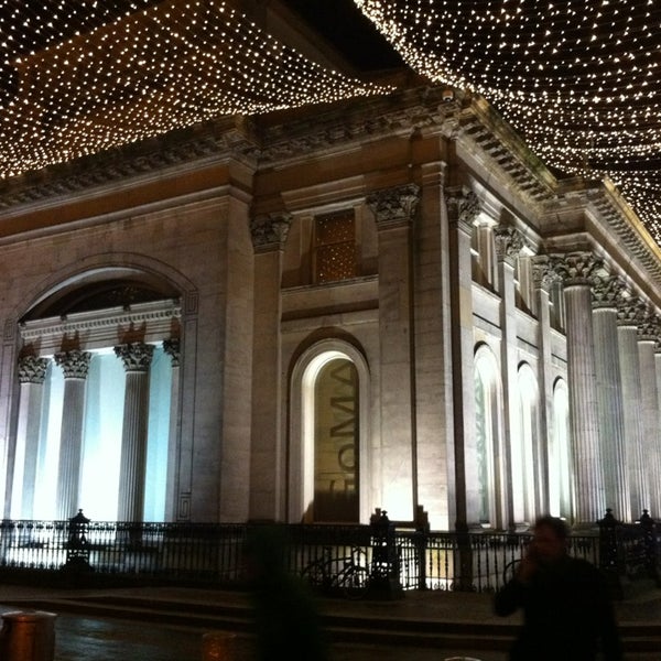 1/15/2013 tarihinde olarreagaziyaretçi tarafından Royal Exchange Square'de çekilen fotoğraf