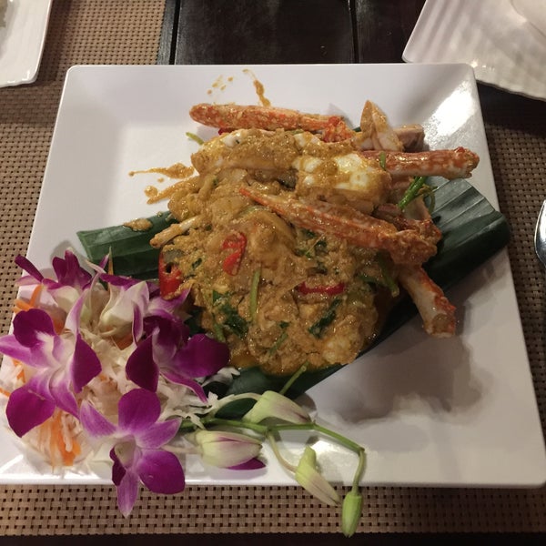 Photo taken at Khaw Glong Restaurant by C C. on 5/1/2016