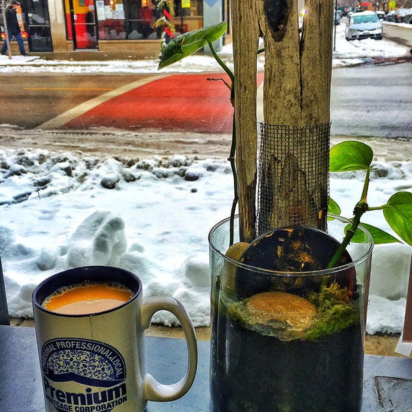 Photo prise au Sol Café par Shannon O. le12/30/2015