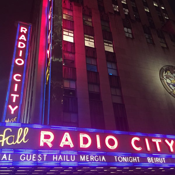 10/2/2015 tarihinde Ashaziyaretçi tarafından Radio City Music Hall'de çekilen fotoğraf