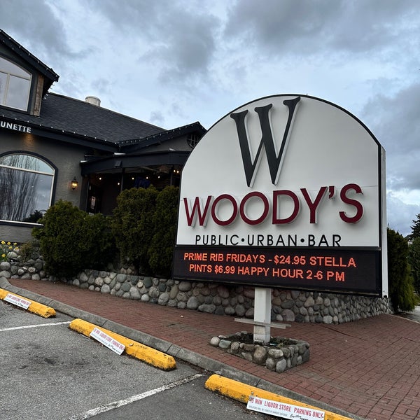 Foto scattata a Woody&#39;s Pub da Eddie M. il 4/8/2023