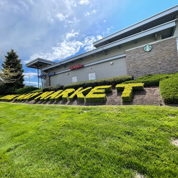 Market Crossing Shopping Mall in Burnaby