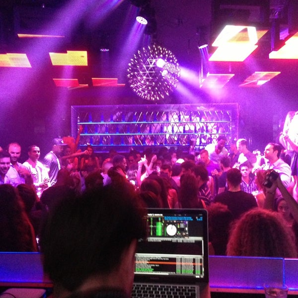 WALL Miami City Center 2201 Collins Ave