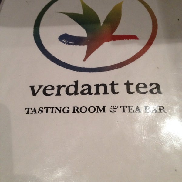 10/29/2013 tarihinde John E.ziyaretçi tarafından Verdant Tea Tasting Room &amp; Tea Bar'de çekilen fotoğraf