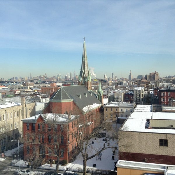 Foto tomada en Best Western Premier Collection, Brooklyn Way Hotel  por Вероника Т. el 2/12/2014