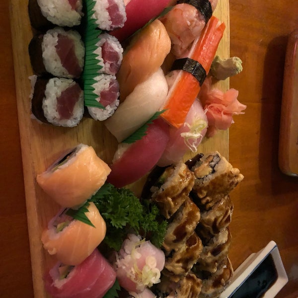 Photo taken at Restaurante Sakura by Pris C. on 11/17/2018