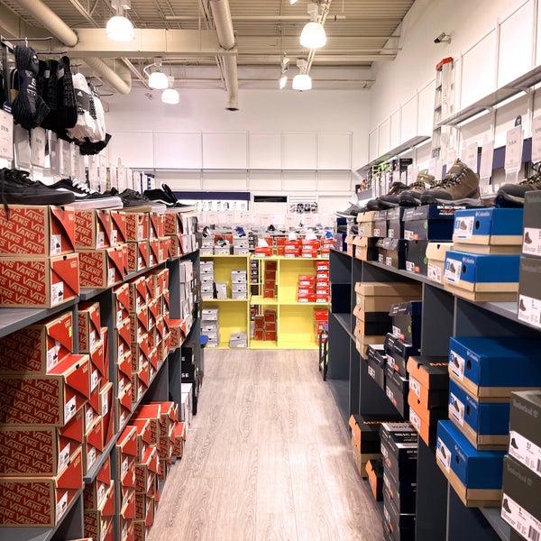 Designer shoe deals warehouse etobicoke