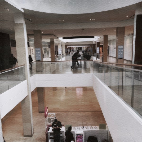 Foto scattata a Square One Shopping Centre da aneel . il 2/23/2022