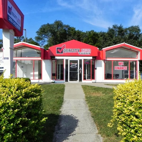 Авто в детейлинг центре. Quality auto. Quality auto. Лэндинг примеры. Quality auto.