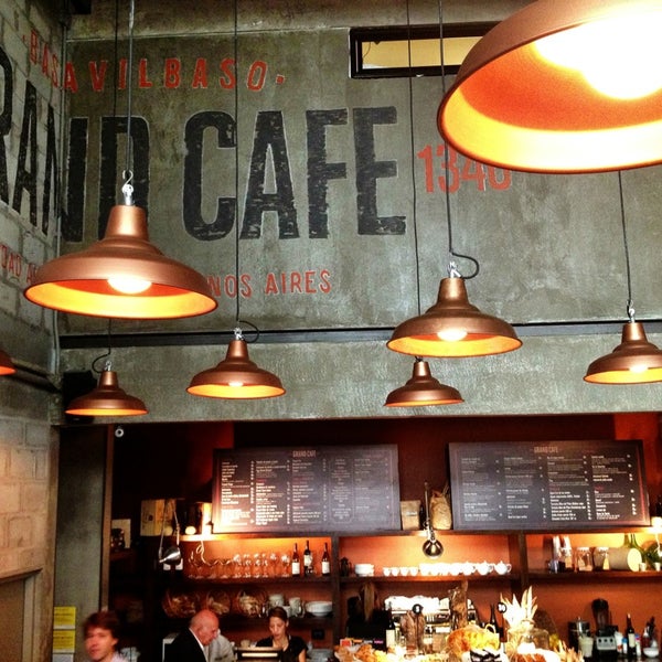 Foto tirada no(a) Grand Café por Luismi M. em 2/12/2014