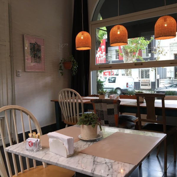 2/13/2017 tarihinde Sara G.ziyaretçi tarafından Adolfo Café'de çekilen fotoğraf