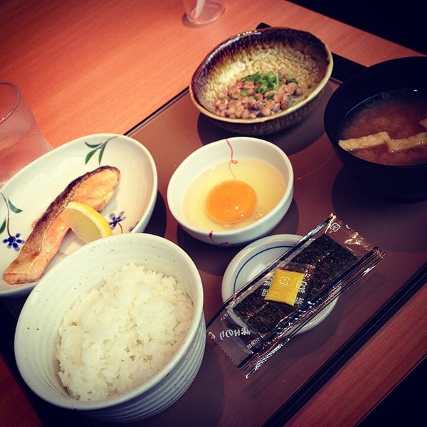 やよい軒 金沢増泉店 Restaurant Japonais Traditionnel Teishoku