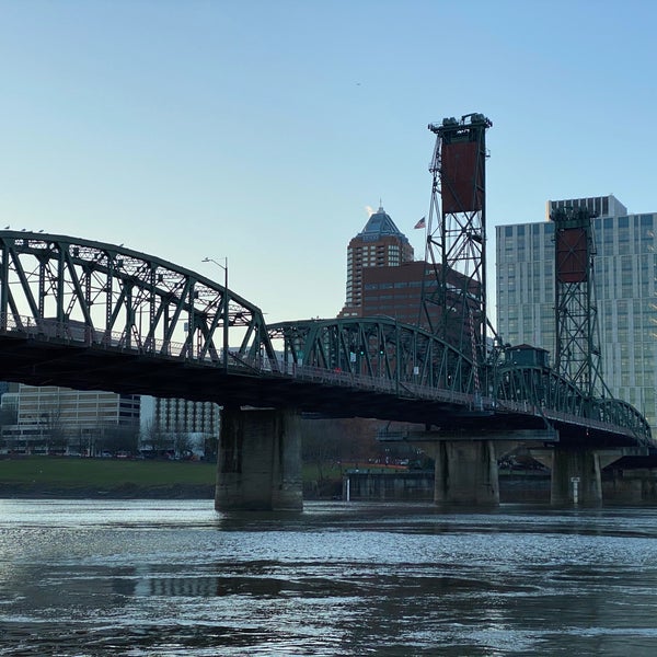 Image showcasing Waterfront Loop - Hiking Trail in Portland