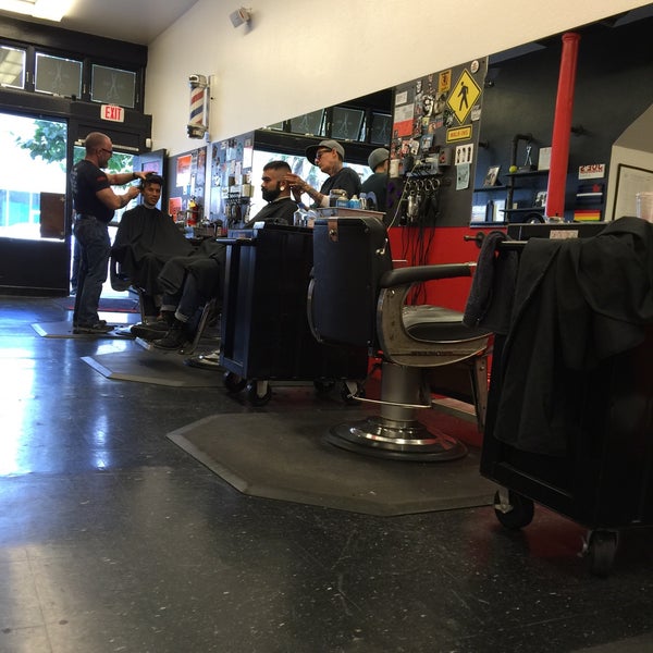 8/25/2016 tarihinde Eli T.ziyaretçi tarafından Joe&#39;s Barbershop'de çekilen fotoğraf