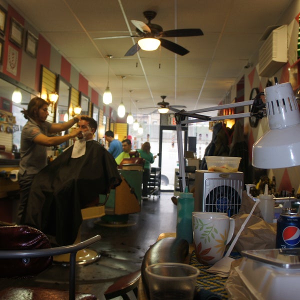 DJ's Unisex barber shop 2 tips