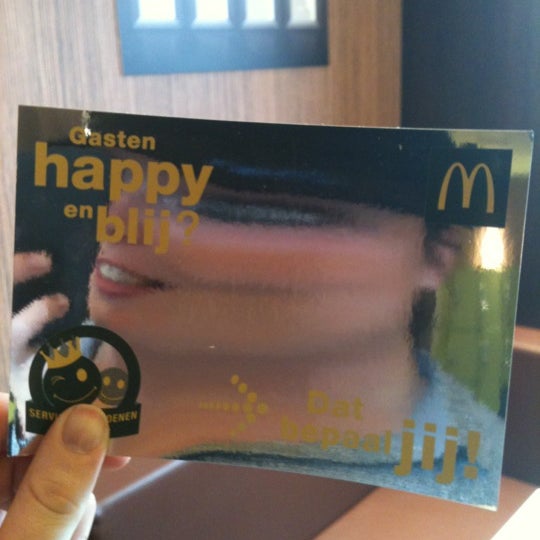 รูปภาพถ่ายที่ McDonald&#39;s โดย Julia T. เมื่อ 10/6/2012