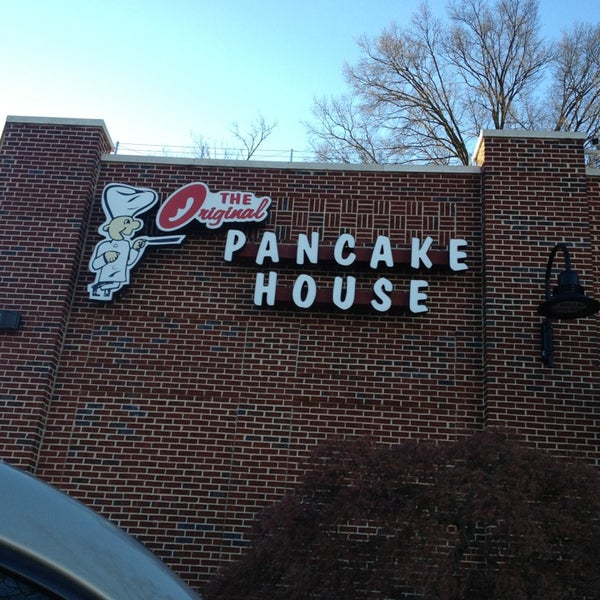 Foto tirada no(a) Original Pancake House por Meghan em 12/21/2012