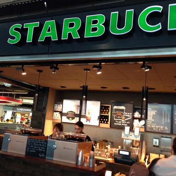 Photo taken at Starbucks by Ernst ♋ E. on 5/4/2013