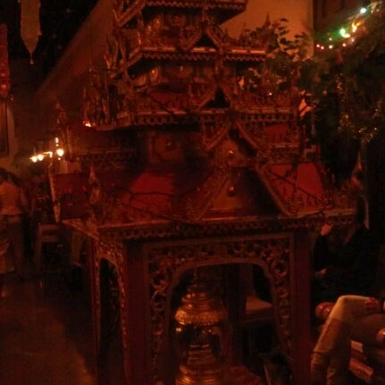 Foto scattata a Thai Thani Restaurant da Jake S. il 1/1/2013