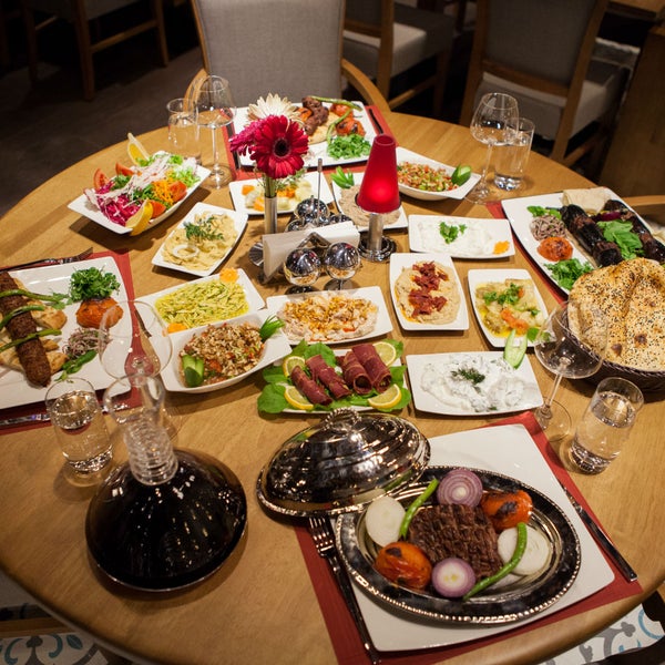 รูปภาพถ่ายที่ 12 Ocakbaşı Restaurant โดย 12 Ocakbaşı Restaurant เมื่อ 2/13/2014