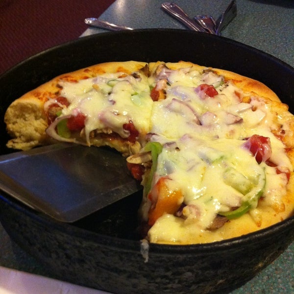 Das Foto wurde bei Numero Uno Pizza von Phill L. am 11/9/2012 aufgenommen