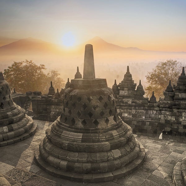 Borobudur Sunrise Is only 15minutes from the hotel