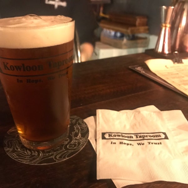 Photo taken at Kowloon Taproom by Takako M. on 3/27/2019