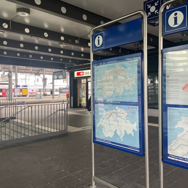 Bahnhof Olten Olten'de Rail Station